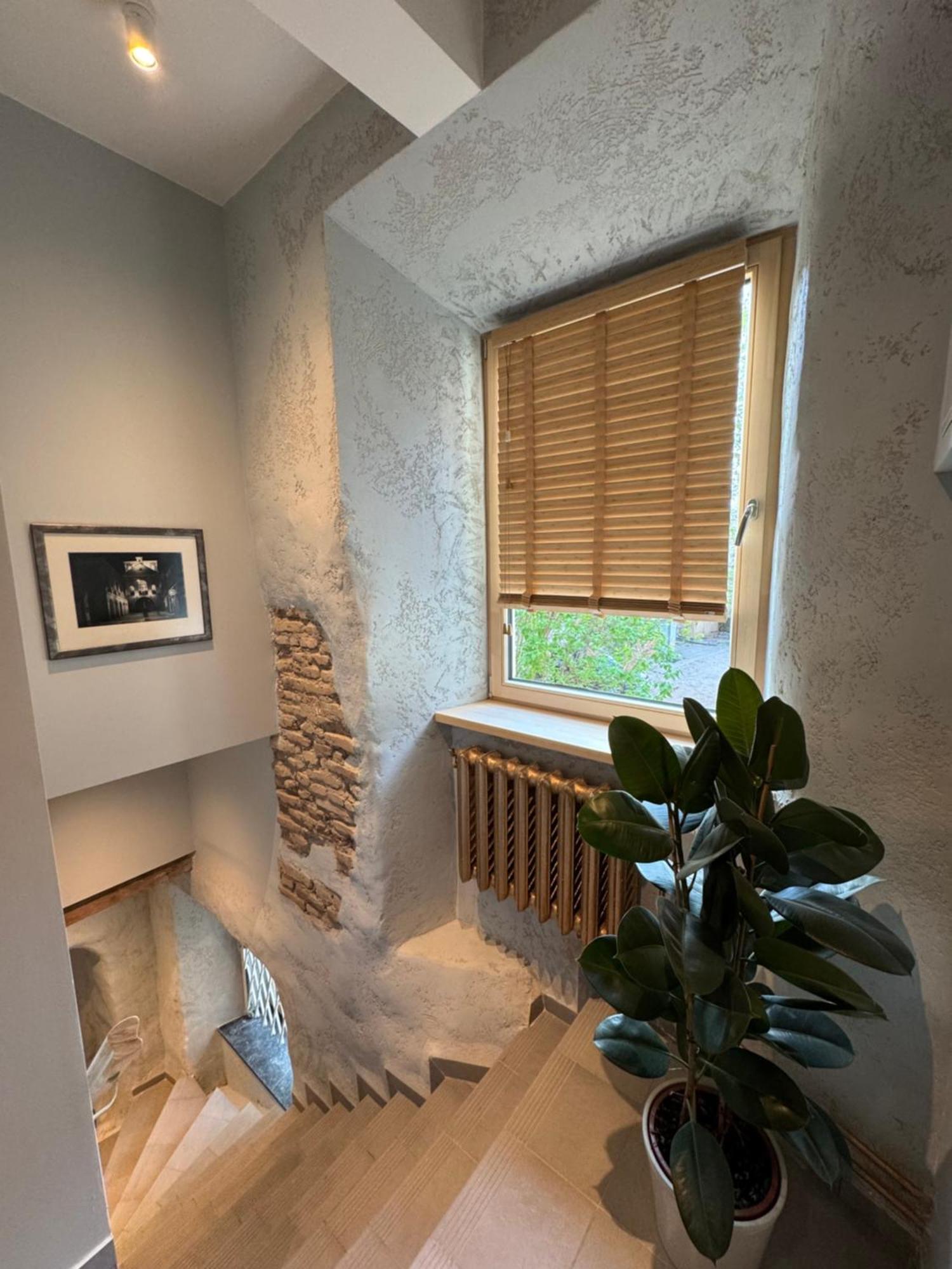 Butas Bonum In Old Town Vilnius